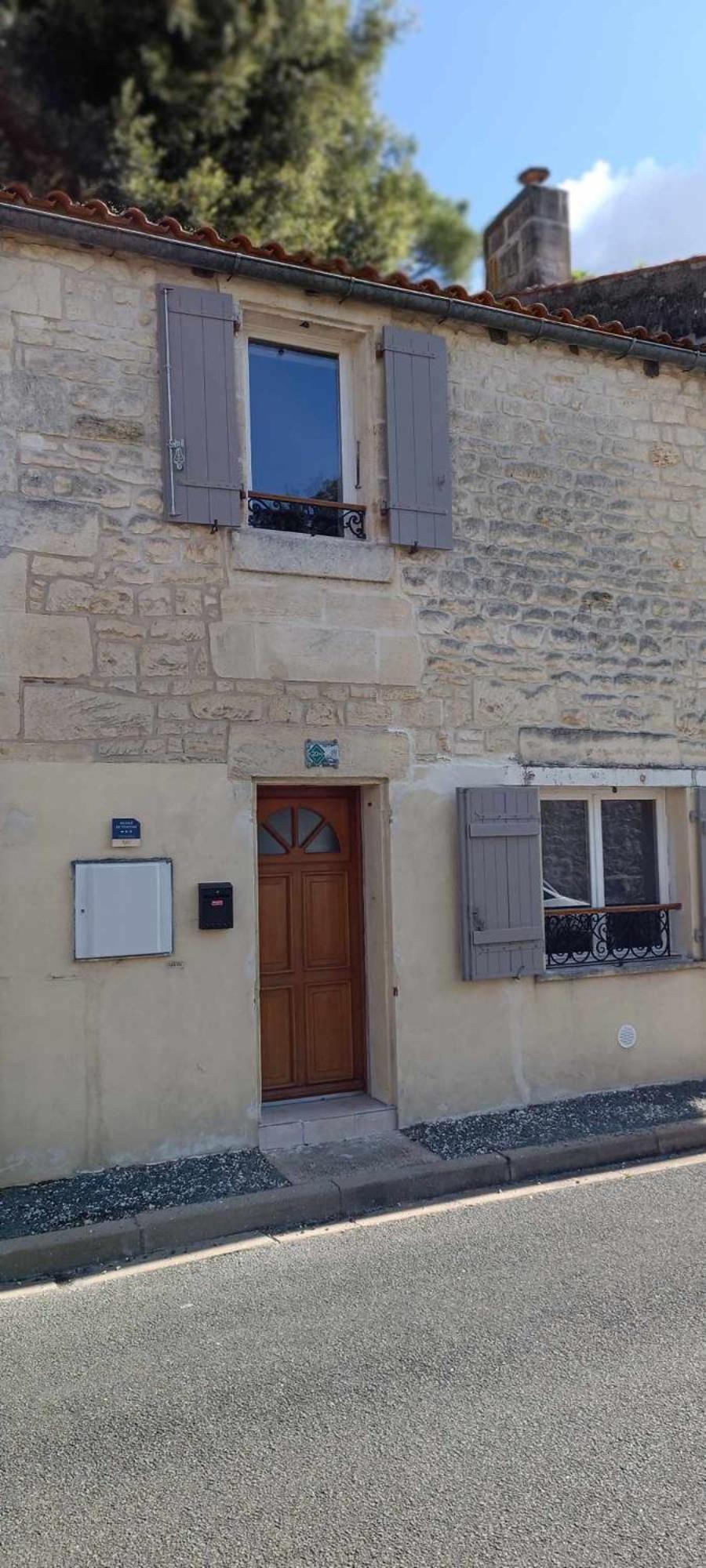 Meuble De Tourisme Petit Chail Saint Savinien Exterior foto